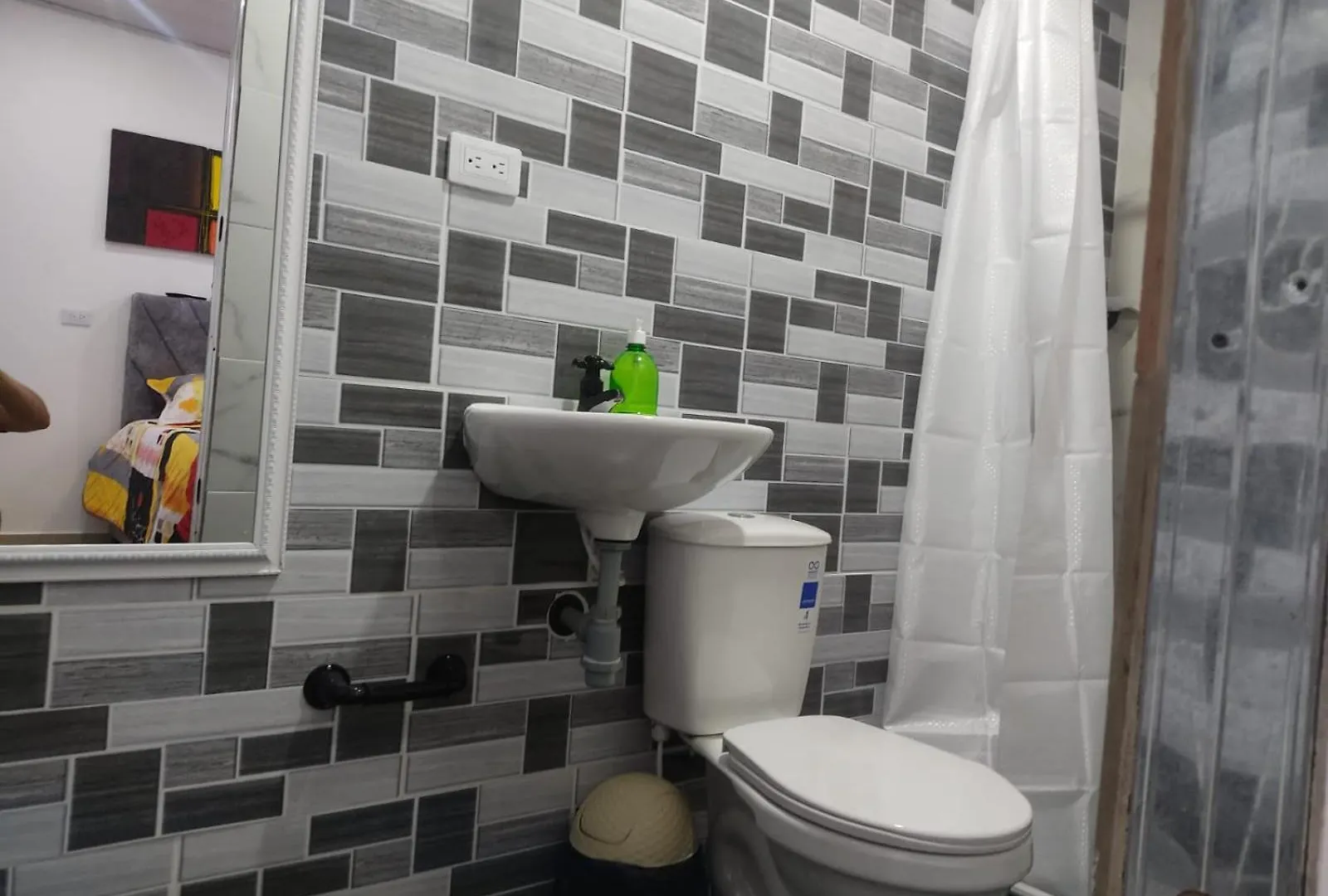 A Habitacion Con Bano Privado Bogota