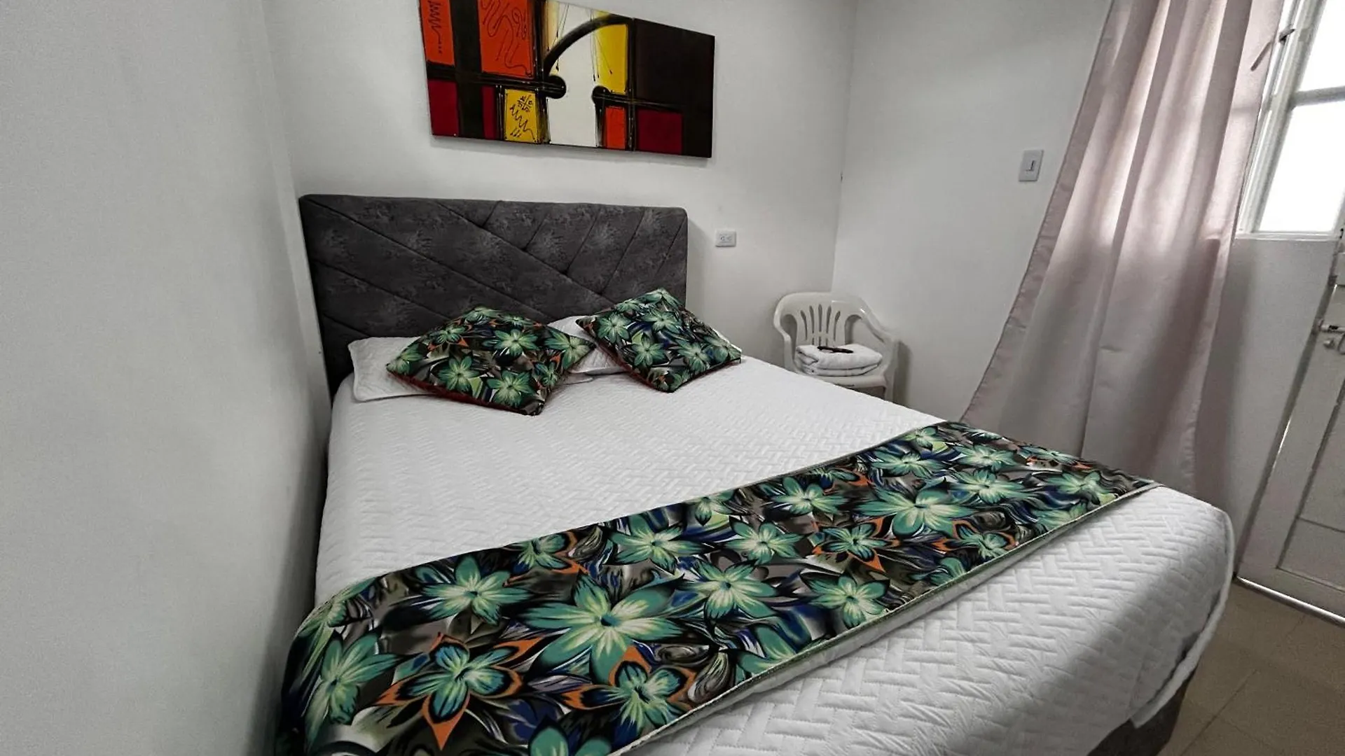 A Habitacion Con Bano Privado Bogotá